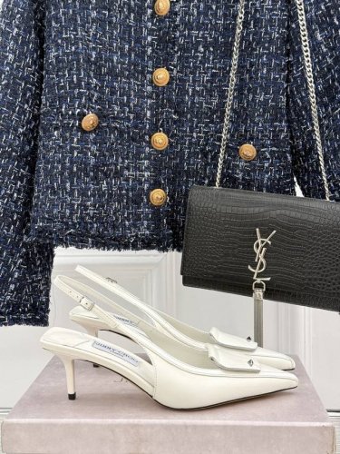 厂价 Jimmy Choo｜吉米周25Wf早春新品 高跟后空凉鞋 我们家Jc一如既往品质优越 低调不失华丽 性感又不显张扬说的就是这款 上脚太好看了 鞋型是大家