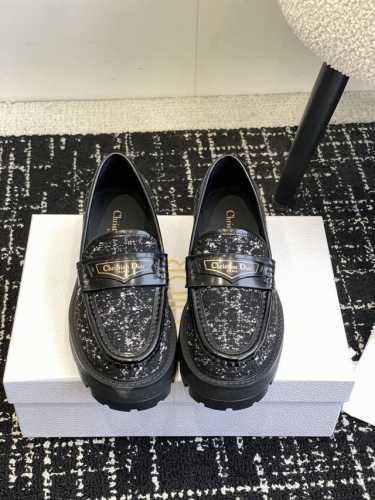 代购级 Dior 迪奥 25ss 新款 超轻 乐福鞋 全新大底厚底 版面力求打造时尚经典单品 巴黎时装周第一场分量十足的大秀场打造的新品 灵感由D主设计师巧妙结