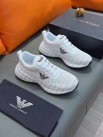 商品名称：ARMANI 阿玛尼 正规码数: 38-44 休闲鞋 商品材料：精选 牛皮鞋面，柔软羊皮垫脚；原厂特供大底。