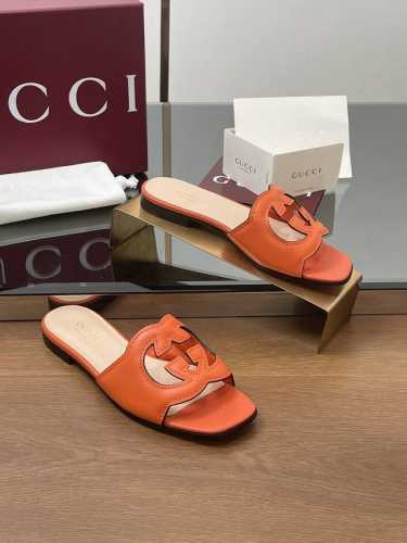 2025升级焕新包装夏季新款现货上新啦。 Gucci 高品质拖鞋 双G雕花35D立体双GG镂空 露趾凉鞋 拖鞋 跟高：1.0平跟，原版一比一！面料 ：进口5D双