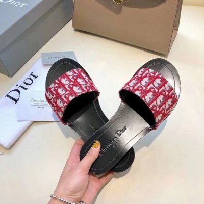 p 160 $ 2020专柜（Dior）迪奥新款女士平底拖鞋. 时尚新颖.简约大气而不失雅致.[玫瑰][玫瑰][玫瑰]原版1：1开发，材质与原版一致。颜色.黑色