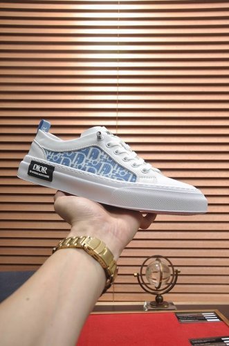 出厂价 Dior 迪奥 官网全球首发 男鞋高端品牌 最新力作：意大利进口原版专用布面料+牛皮+进口羊皮内里原版包头橡胶大底 柔软舒适，让行走更加便捷舒适！码数: