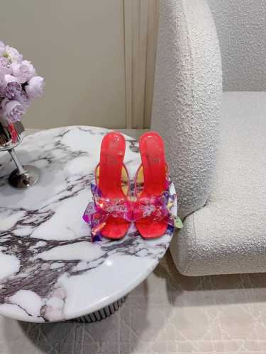 拖鞋 凉鞋 Christian Loubouti* 新款重工红底高跟凉鞋 纯手工缝制胶片花朵 水钻点缀精致奢华 闪耀夺目 富贵迷人 交织出童话般的梦境 垫脚羊皮