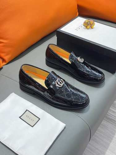 商品名称：GUCCI 古驰 正规码数: 38-44 皮鞋 商品材料：精选 牛皮鞋面，柔软羊皮内里；原厂大底。