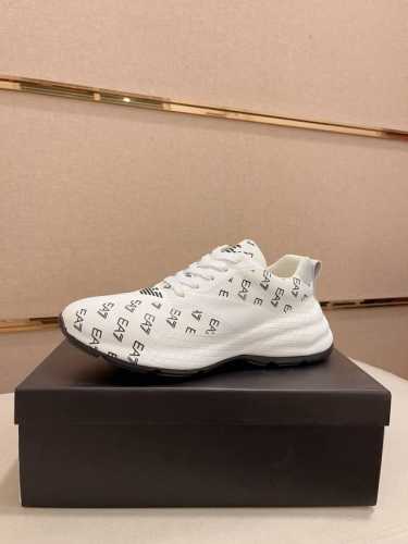 阿玛尼 ARMANI EXCHANGE 官网最新款 AX时尚休闲男鞋，爆款版型简洁大气，潮男专属.独有的官网最新品牌元素元素原版装饰，时尚又大方，面料原版牛皮透