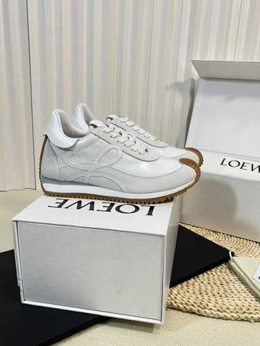 超级火爆 Loewe 罗意威 最新内增高拼色德训鞋 阿甘鞋 小白鞋 进口麂皮+牛皮+原版丝绸拼接 +Ptc Loewe标志性草书字样l与鞋身完美融合，多种颜色的