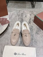 女 男10. Loro Pian*经典爆款lp顶级版本 英伦流苏平底毛毛乐福鞋 升级版 原来这就是传说走两万步都不会累脚的乐福鞋这双乐福鞋把颜值和脚感都拿捏住了