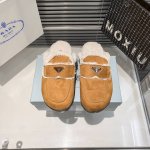 出厂： 普拉达换季啦换季啦新款平底毛毛拖火热上新、质量材质看得见防寒保暖神器、秋冬必备的一款产品、两个颜色官网同步更新、防滑底设计、适合居家办公必备、入手一双对