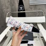 香奈儿最新色出厂价 真皮底 顶级！ CH***L 小香万年经典款 百搭系列 顶级系列芭蕾平底鞋 奢华永不退去的经典～材质:进口混种小羊皮 进口毛呢内里垫脚：柔软