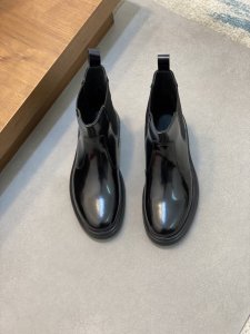 菲拉格慕. Ferragamo 男士高帮靴，最新爆款，1:1原单代购品质，顶级狠货，鞋面进口牛皮，内里垫脚均采用进口牛皮，配原版轻质发泡大底，配码39-44，