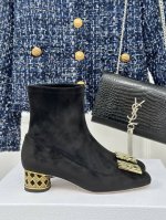 厂价 Dior 迪奥24S秋冬新品圆跟短靴 这季的靴子真的要狂种草啦~ 圆跟字母logo设计，特别修饰腿型 凸显品牌特色 满满的高级感！ 加上凹凸垫脚，入脚超级