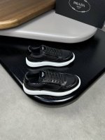 PRADA 普拉达 -高端品质 原单 -鞋面：纳帕小牛皮、品牌帆布、鞋舌高周波品牌logo -内里：水染牛皮 -大底：超轻TPU发泡 橡胶；双色成型大底 -超高
