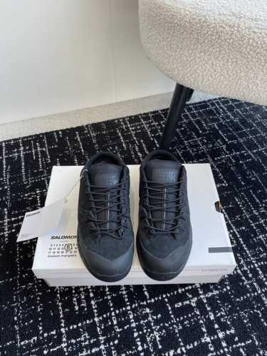 代购级 Salomon Mm6 萨洛蒙联名马吉拉 X-Alp系列 情侣款 户外 休闲 运动鞋 原版购入开发 做货 这款由mm6全新演绎的x-Aip专注于其空气动