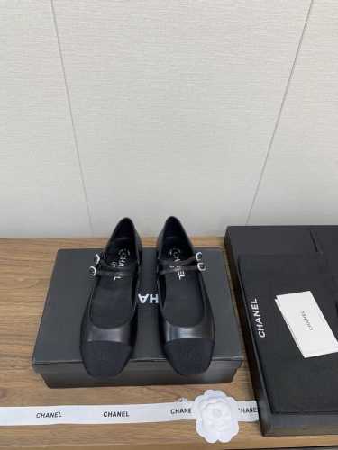 Chanel 24k 新款 玛丽珍 单鞋系列 平底芭蕾便鞋 专柜简直疯抢了，各大社交平台热门晒图，这期的走秀款绝对太帅了，绝对是这一季最热门的款式，专柜仙女们真