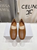 高版本出厂 Mm6马吉拉2025Ss初夏新品最近超级的平底一脚蹬懒人鞋芭蕾舞鞋 舒适度不用说 肯定会很舒服的 廓形 独具匠心的布料和对比材质的拼贴均是 Mm6