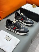 商品名称：Gucci 古驰 正规码数 38-44 休闲鞋 商品材料：精选 牛皮鞋面，柔软羊皮内里；原厂大底。
