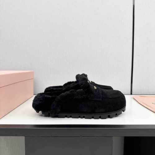 独家首发miumiu*缪缪厚底 年新款英伦风包头毛拖g024-1014 怎么穿都好看今夏时髦精最爱 看起来不怎么舒服 上脚超级舒服 面料：对版帆布 很多不对请注