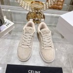 出厂 Celine赛琳2024新款休闲鞋运动鞋 板鞋 绒面皮 充满街头感的一双鞋子，复古凯旋门logo让他简单又不失调性,帅气耐看 上脚舒适 鞋面牛绒 内里透气