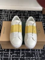 代购级 Valentino 经典升级 低帮绑带运动鞋、休闲鞋 男士女士真皮板鞋华伦天奴运动板鞋简直太棒了 时尚潮流炫酷+经典复古，情侣款最新时尚运动鞋系列都有货