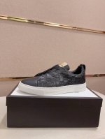 工厂价 新款单鞋 古奇 鞋面进口牛皮官网1:1面料，内里进口羊皮内里 。原版大底开模，每一位男士的身份衬托，上脚大气稳重高端定制专柜原版复刻不管风吹雨打鞋楦不变
