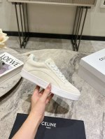 CELINE 思琳 春夏走秀款面包鞋 TRAINER厚底系列运动鞋、这一季运动休闲鞋无论从楦型的轮廓隔板的拼接都让人耳目一新、前后品牌LOGO相呼应、大底边位明