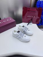 出厂： 带钻 Gucci 全新升级Gucci小脏鞋情侣款 早春新款 Gg系列做旧休闲小脏鞋走秀款 原版开发代购级别版本 金属双G水晶圆柱形标 Gucci原版纹织