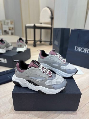 出厂价： 顶级版本 Dior 迪奥 经典款 B22系列 网面 休闲 运动鞋 老爹鞋原版购入开发 做货 国外超火的D家 运动 老爹鞋 市场最高品质 原版爆拆 完美
