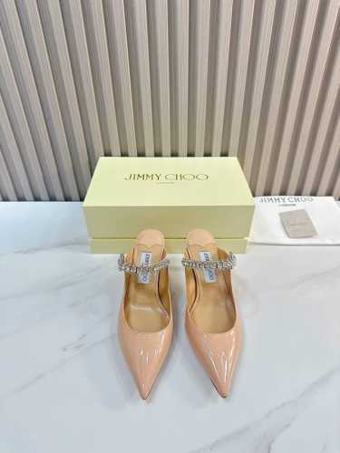 出厂 Jimmy Choo 吉米周 是一个非常全面之尊贵时尚生活品牌， 香港,美国等大时尚博主及明星的同款表带女士高跟，中跟，平跟后空凉鞋系列。 澳大利亚尖头