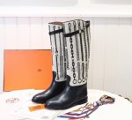 工厂直批 现货发售 原版复制爆款来袭hermes.经典升级版面料全牛皮的超级经典的爱马仕kelly扣骑士靴.穿上你就是女王.挺拔的靴筒.法抗拒的楦头.经典中的经