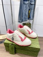 橙子出厂价 Gucci 古驰最新爆款mac80系列 情侣款运动鞋 休闲鞋小白鞋 原版购入开发 ，精致小巧的互扣式双g标识浪漫诠释此系列的美学理念。选用米白色皮革