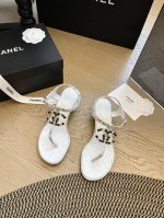 Chanel 24春夏钻扣粗跟凉鞋 上脚真的很美~通勤百搭款！ 5Cm增高 显高又不累脚 鞋面：牛皮 内里：羊皮 大底：真皮大底 码数:35-40 40不退换