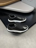 Prada 普拉达-高端品质 原单-鞋面：纳帕小牛皮、鞋身空压品牌logo-内里：水染牛皮-大底：超轻tpu发泡 橡胶；双色成型大底-超高品控 做工精细：凸显