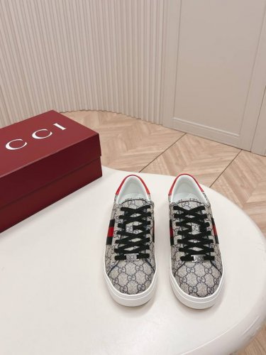 Gucci古驰2024休闲运动鞋小白鞋pro版 经典全新升级，新色系！板型经典，老花压花，高级耐看，更加舒适，牛皮面牛皮里 Tpu大底 情侣款35-44 编号0