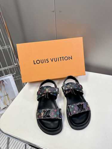 LV 路易威登X TM村上隆联名款拖鞋凉鞋硬货上新BS代购级别！高级感十足！国内外博主刷爆的一款，复古又时髦 上脚美炸了！官网主推款★ t 鞋面：原版小牛皮5D