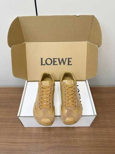 顶级版本 配飞机盒 Loewe 25Ss早春阿甘鞋 德训鞋 运动鞋 情侣款 皮面 扣件+10 罗意威拼色运动鞋！极简风格真的做到极致、实在太百搭！随便穿搭就可以