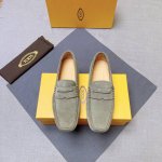 Tods 托德斯豆豆鞋新款男士首选品牌款式新颖时尚独特潮流迎合各种场合不失优雅气质高端大气 牛反绒水染牛皮里防滑耐磨橡胶大底码数38-44