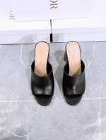 dior /迪奥24S春夏新品 圆跟拖鞋 鞋面采用进口小牛皮 内里垫脚均为羊皮 意大利进口牛皮大底 跟高：4Cm/8Cm 码数：35-39 （40/41/定做）