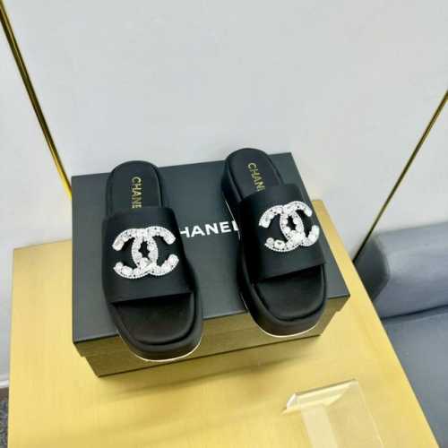 Chanel香奈儿 2024专柜顶级玛丽珍单鞋拖鞋这款经典设计；各大社交平台热门的款式晒图 简直疯抢了、明星仙女们的挚爱多元化非常百搭，不卡脚也不会磨脚 质感上