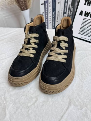 出厂价: 澳洲进口加厚羊毛 品牌：Ugg正品代购 尺码：38-44 等级： 官网1:1 材料： 头层真皮防水防冻鞋面 真毛内里 原版防滑 柔软 耐磨大底 款式类