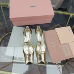 出厂价 顶级版本 Miumiu 缪缪24Ss春夏新款复古方头粗跟凉拖鞋凉鞋 简单又经典 时髦复古vintage Miumiu中古鞋 非常百搭 不挑人 穿着不累脚