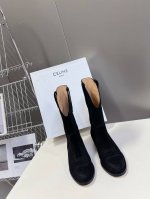 Celine专柜最新时装靴、走秀款时尚博主同款 早秋力推单品！复古欧美风格 炸街必备单品 凯旋门logo点缀 非常高端有气质 四季可穿的短靴、鞋面：采用原版定制