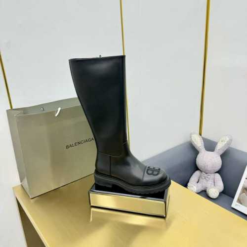 2024秋冬 Balenciaga 巴黎世家 爆款推荐这款鞋今年非常爆，独立风格各处无可挑剔的细节做工。面料：头层牛皮 。内里羊皮 35-40码 41可定做。