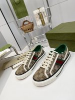 工厂价女 男10 Gucci Tennis 1977系列低帮运动鞋来啦迪士尼Disney 与Gucci Off The Grid合作系列早秋系列：原版鞋底、原版