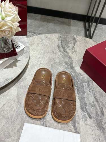 Gucci 2025官网新款穆勒鞋拖鞋半拖 勃肯鞋整双鞋子采购Zp开发打造，全部定制材料，独家开模大底，细节全部对版出货，连包装也做到跟正品一样。码数:女35-