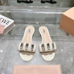 miumiu2025ss春夏新款平跟羊皮凉鞋拖鞋顶级版本 Zp开发 原版拆卸 对版金属羊皮 秒杀市面普通版本，miumiu真的太少女啦！超级软糯 舒适度超高！