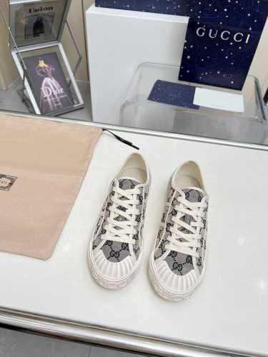 工厂价 Gucci 2024新款帆布饼干鞋 设计灵感源自意大利海岸的夏日风情和海滩俱乐部 鞋底周围采用了轻微做旧效果 又巧妙融入gg图案 时尚高级感拉满，看好