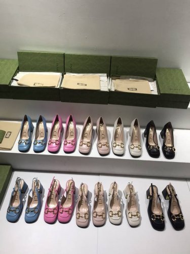 橙子出厂价 Gucci 古驰 经典复古马衔扣粗跟凉鞋 浅口单鞋 跟高：3Cm、5Cm、7Cm 码数：35-39 可定制34.40