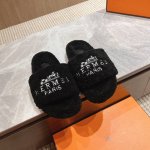 Herm*Es爱马仕2024新款老爷车 一波惊喜爱马仕毛拖妥妥的时尚款顶级出品轻奢hermes泰迪毛拖真的软软糯糯超美进口真丝电绣.......初冬的第一双毛拖
