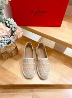 新品Valentino Garavani 华伦天奴 真丝V新款渔夫鞋- 大V装饰- 真丝面料-跟高2cm- 橡胶大底- 意大利制造-36-41