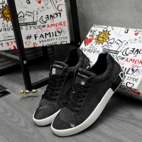 商品商标：D&G 杜嘉班纳 情侣款休闲鞋正码码数: 35－46商品材料：精选牛仔透气鞋面 皮内里 原版大底